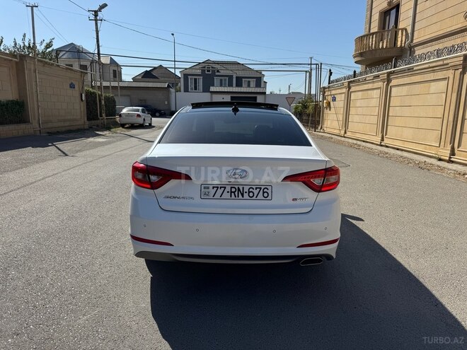 Hyundai Sonata-11