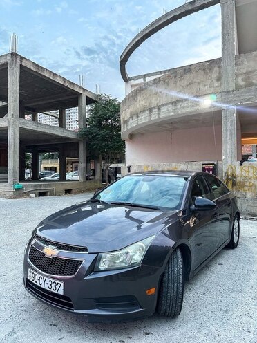 Chevrolet Cruze-13
