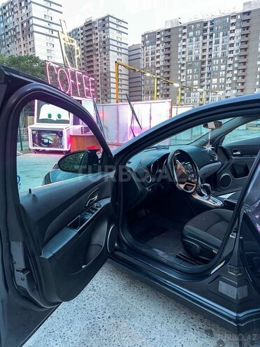 Chevrolet Cruze-12