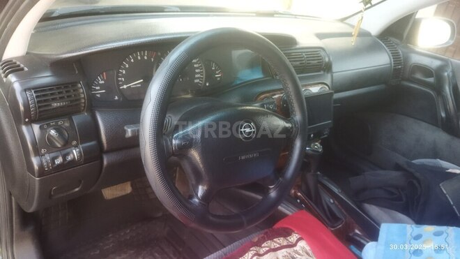 Opel Omega-12