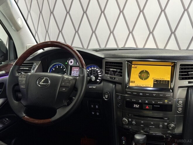 Lexus LX 570-10