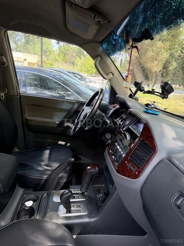 Mitsubishi Pajero-15
