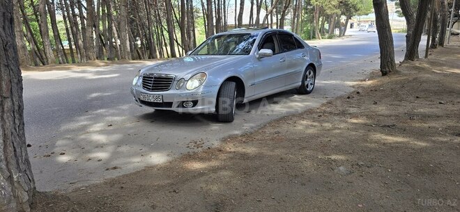 Mercedes E 220-1