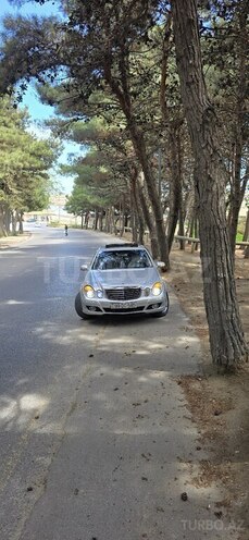 Mercedes E 220-2
