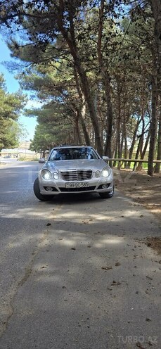 Mercedes E 220-10