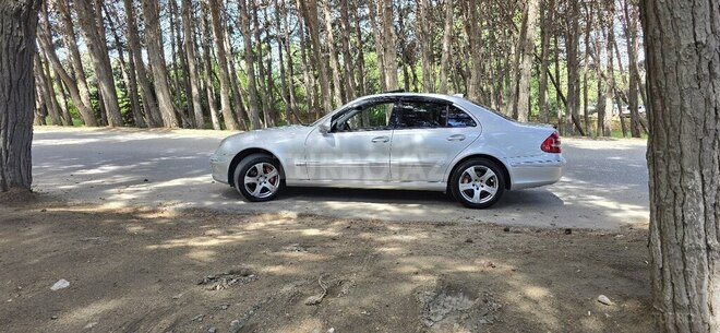 Mercedes E 220-17