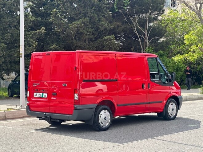 Ford Transit-8