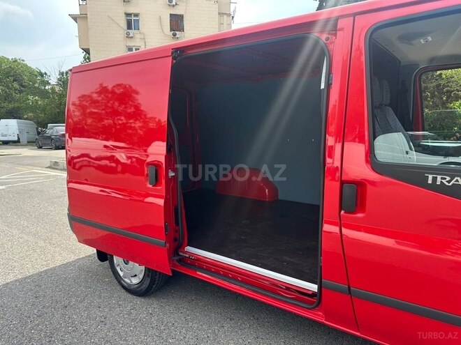 Ford Transit-10