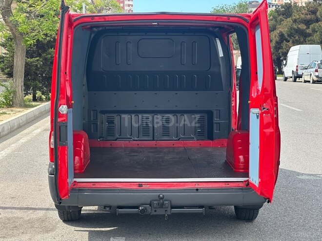 Ford Transit-9