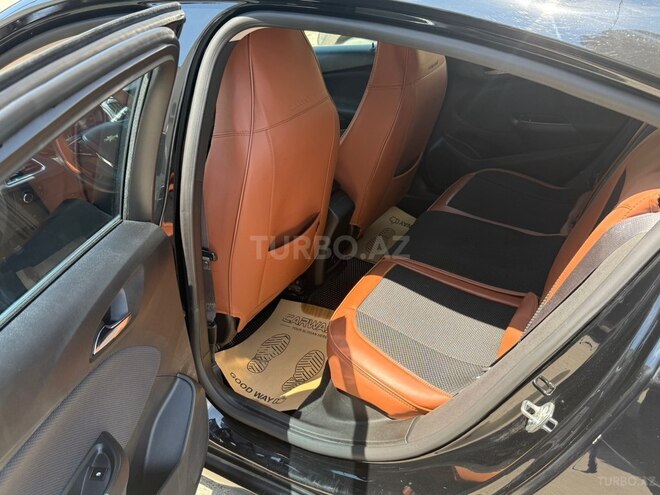 Chevrolet Cruze-12