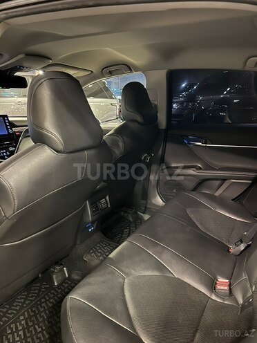 Toyota Camry-13