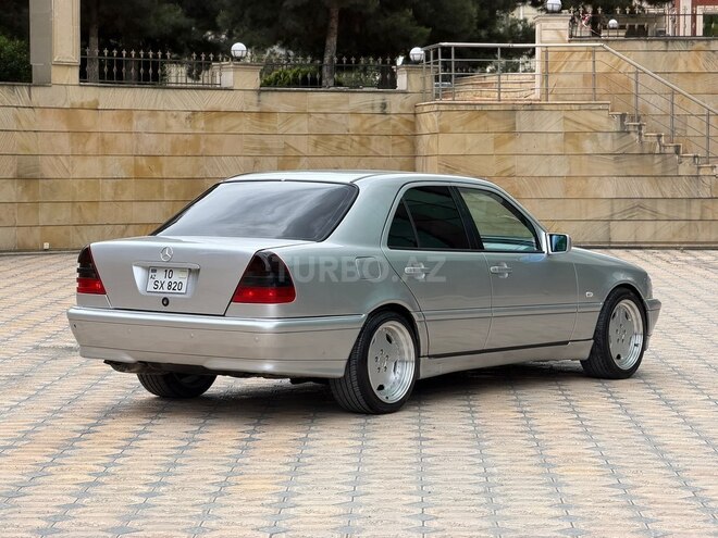 Mercedes C 240-10
