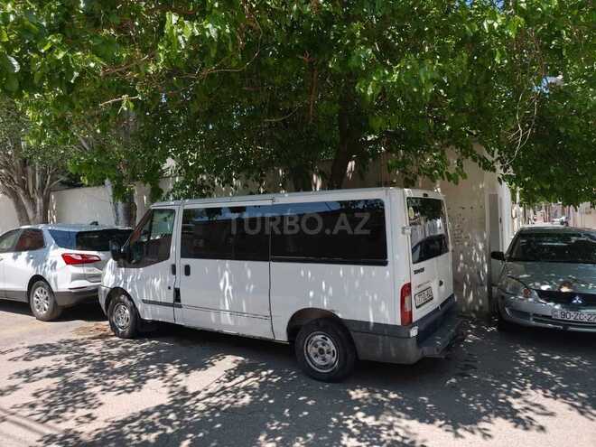 Ford Transit-2