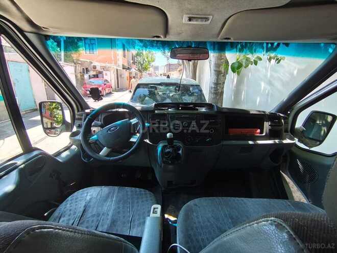 Ford Transit-6