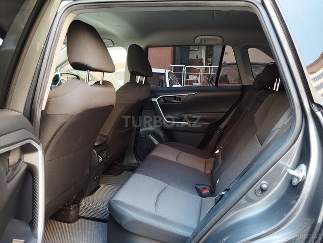Toyota RAV4-7