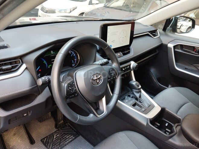 Toyota RAV4-9
