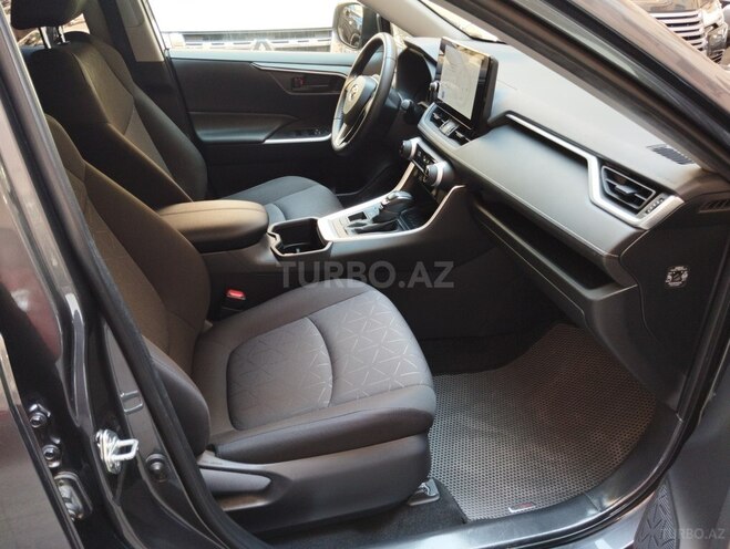 Toyota RAV4-6