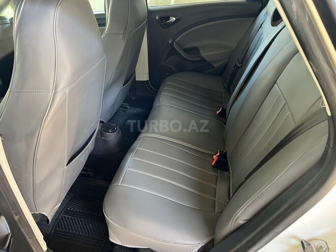 SEAT Ibiza-10