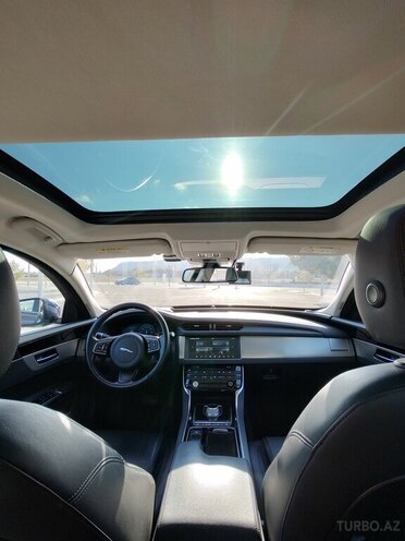 Jaguar XF-7