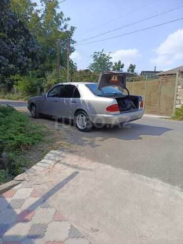 Mercedes E 200-6
