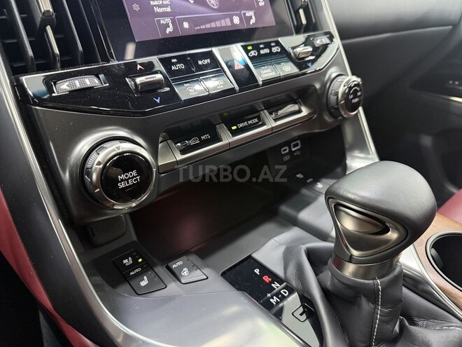 Lexus LX 600-17