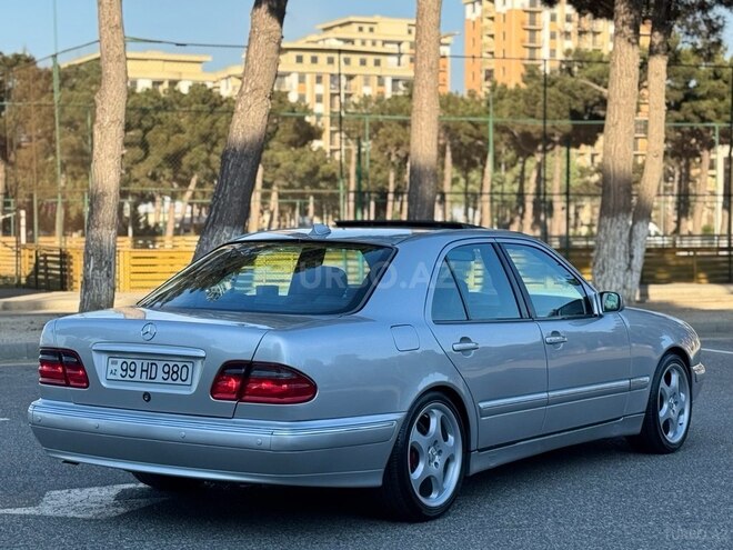 Mercedes E 200-2