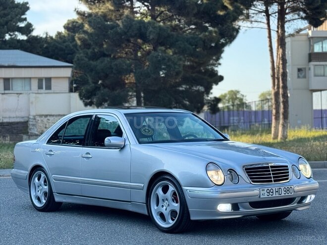 Mercedes E 200-1