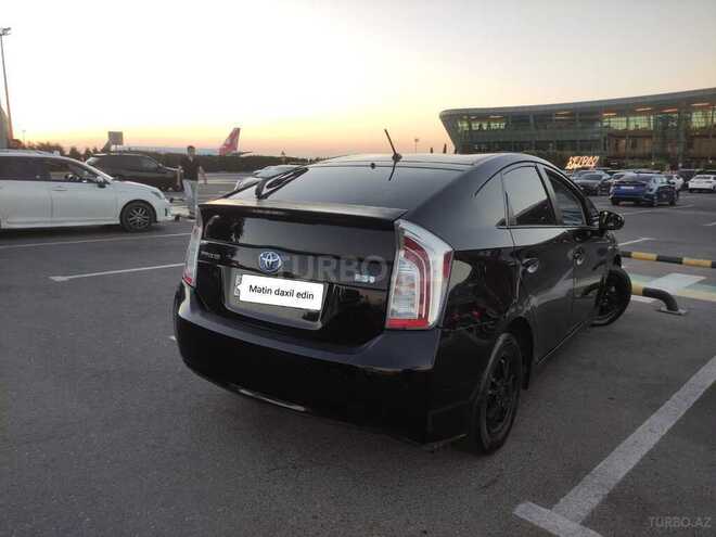 Toyota Prius-7