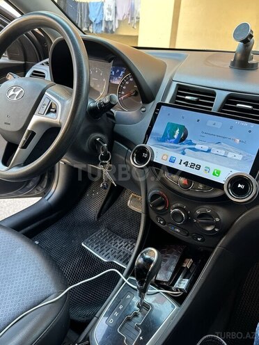 Hyundai Accent-9