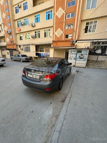 Hyundai Accent-8