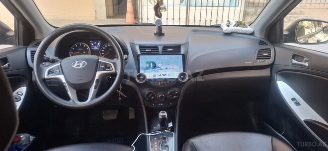 Hyundai Accent-14