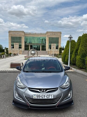 Hyundai Elantra-1