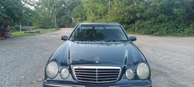 Mercedes E 240-6