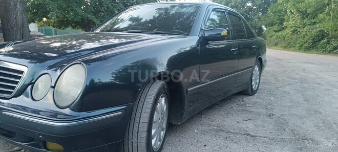 Mercedes E 240-7