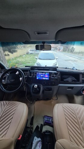Ford Transit-5