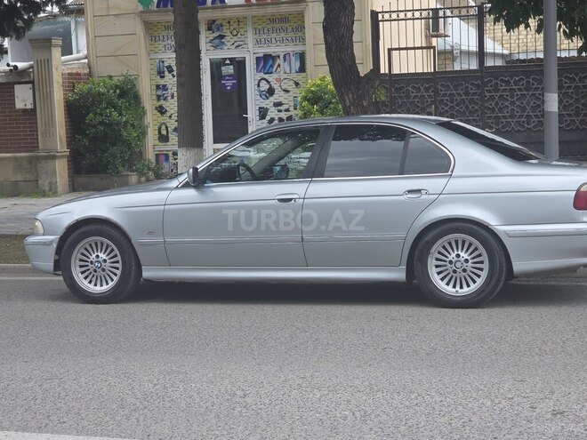 BMW 528-2