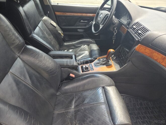 BMW 528-4