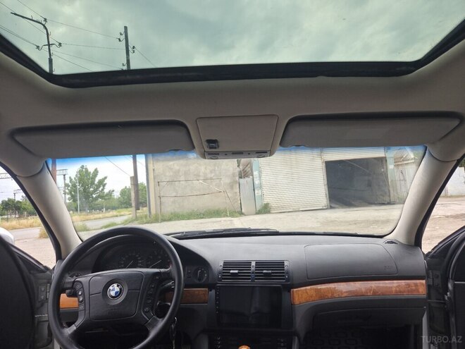 BMW 528-7