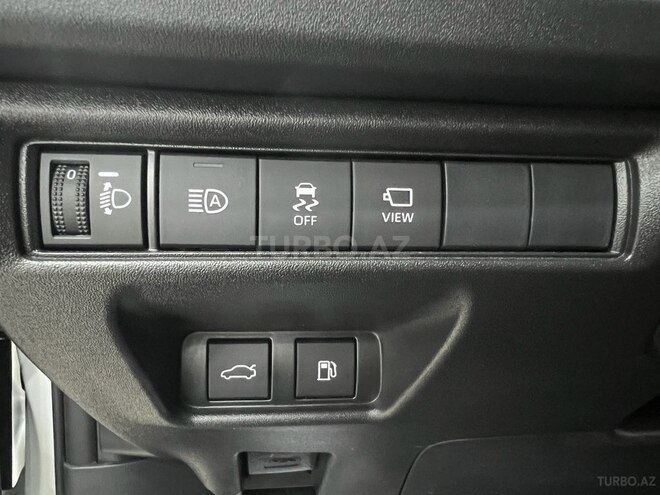 Toyota Camry-19