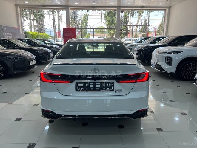 Toyota Camry-8