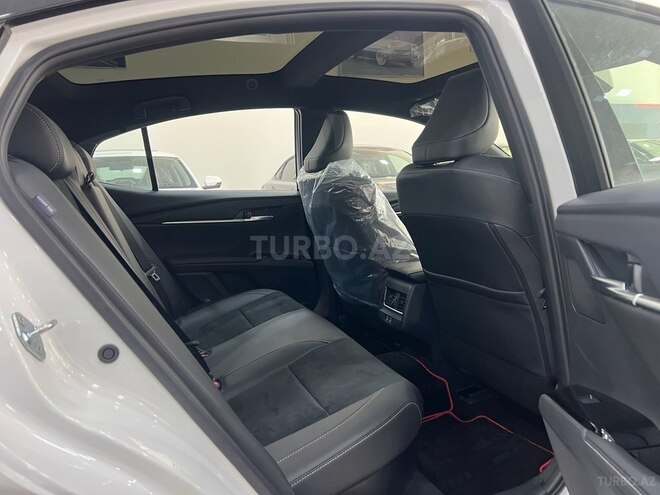 Toyota Camry-12
