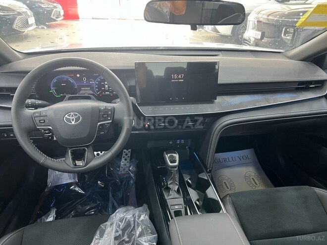 Toyota Camry-13