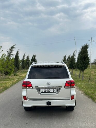 Toyota Land Cruiser-6