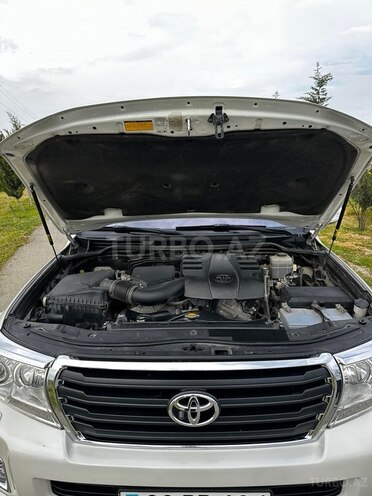 Toyota Land Cruiser-10
