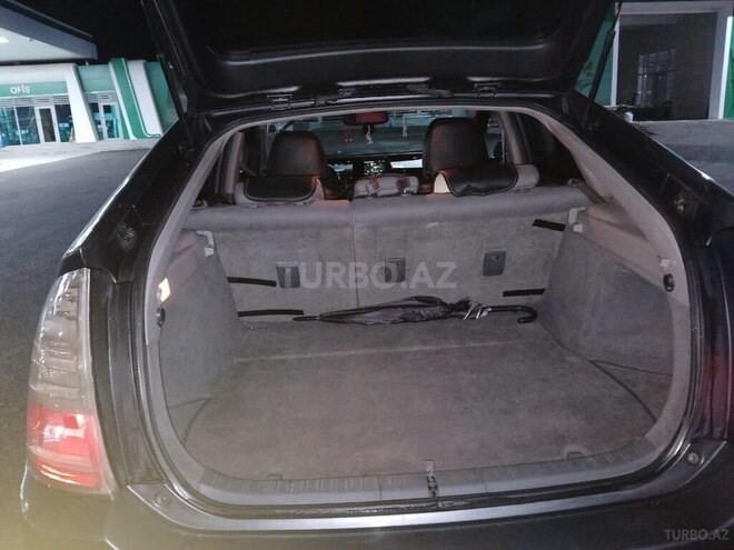 Toyota Prius-11
