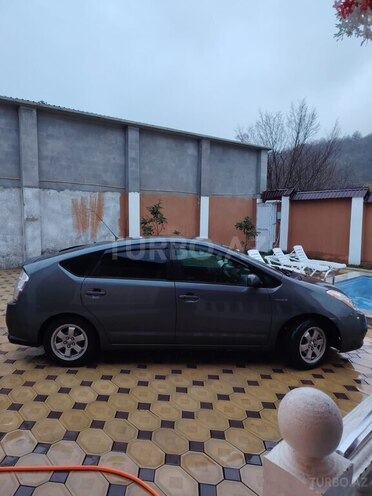 Toyota Prius-10