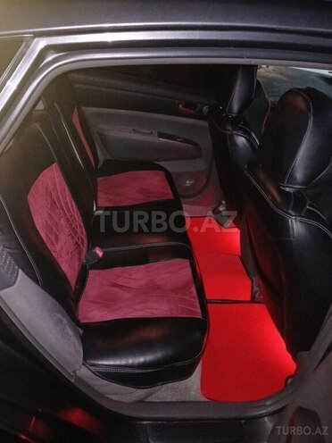 Toyota Prius-12