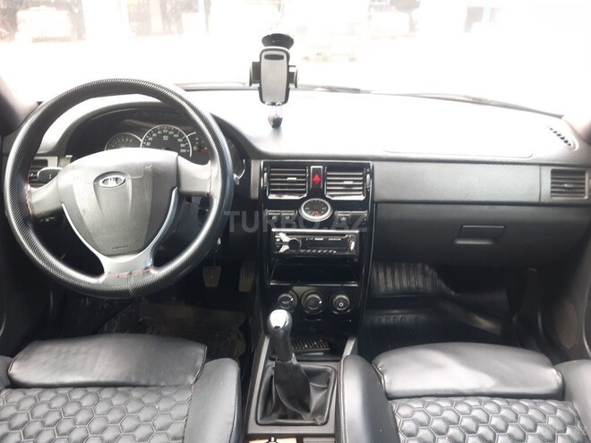 LADA (VAZ) Priora-9