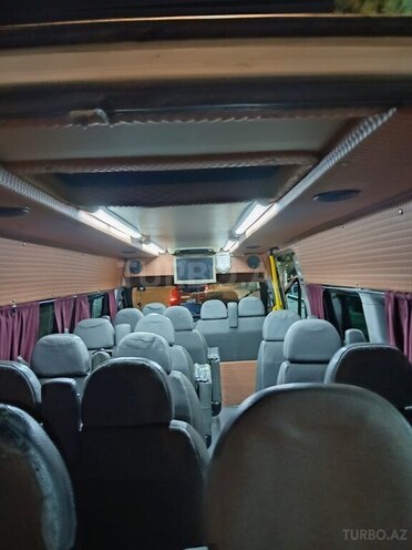 Ford Transit-7