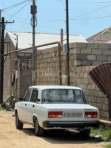 LADA (VAZ) 2107-2